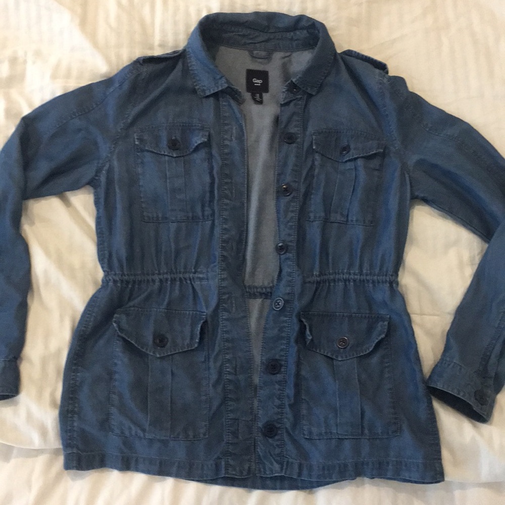 Gap chambray, blue utility jacket